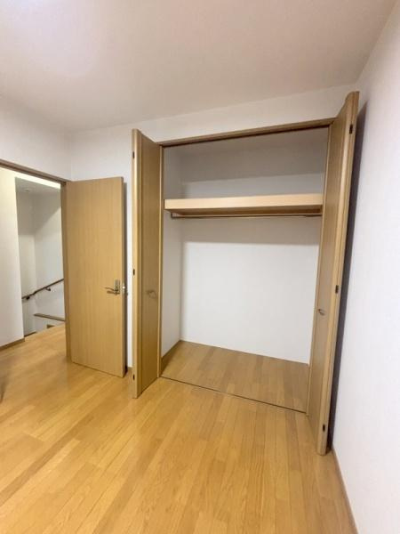 三軒家西1丁目戸建ての洋室