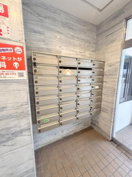 エスタイル天保山のエントランス