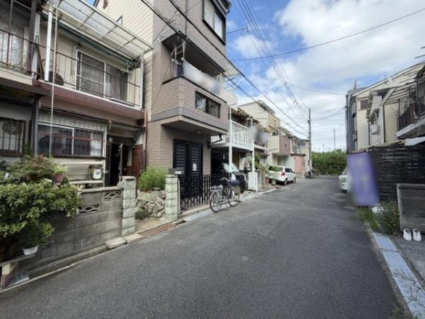 【前面道路含む現地写真】