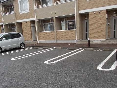 ベルクⅠの駐車場|駐車スペースもあります