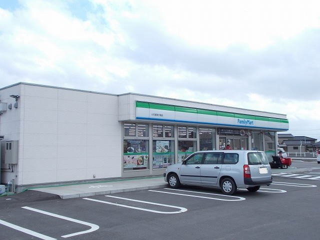 ドンペリニョンの周辺|ファミリーマートまで450m