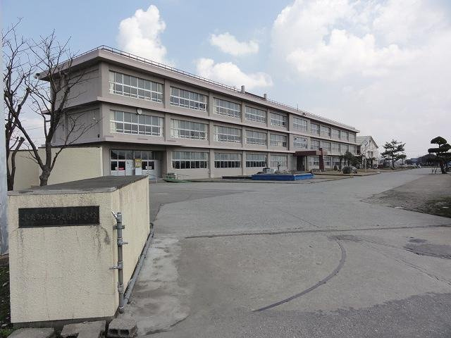 ドンペリニョンの周辺|大谷小学校まで3000m
