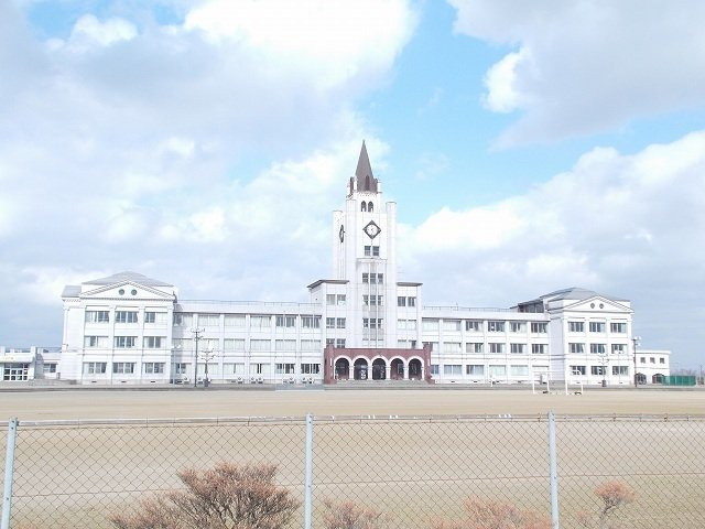 ドンペリニョンの周辺|大谷中学校まで2400m