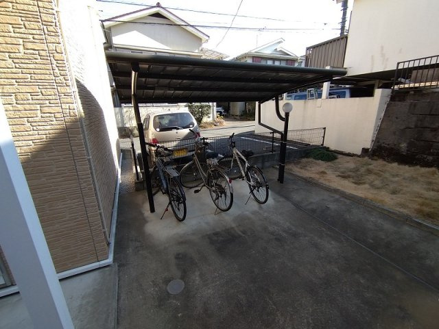 レオパレスみらいⅢのその他|駐輪場　原付＆自転車のみ駐輪可能