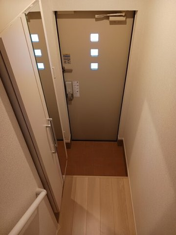 ラフレシールの玄関