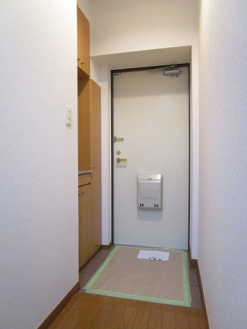 ロイヤル・レジデンス壱番館の玄関