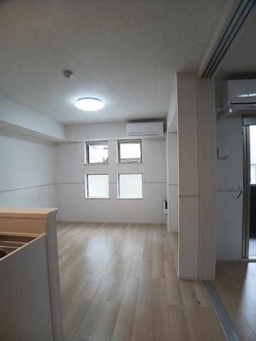 ヒカルサ新潟関屋の居間・リビング