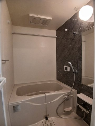 ヒカルサ新潟関屋の浴室