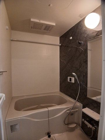 ヒカルサ新潟関屋の浴室