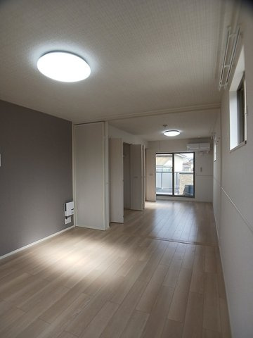 ヒカルサ新潟関屋の居間・リビング