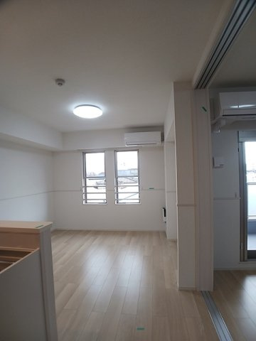 ヒカルサ新潟関屋の居間・リビング