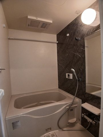 ヒカルサ新潟関屋の浴室