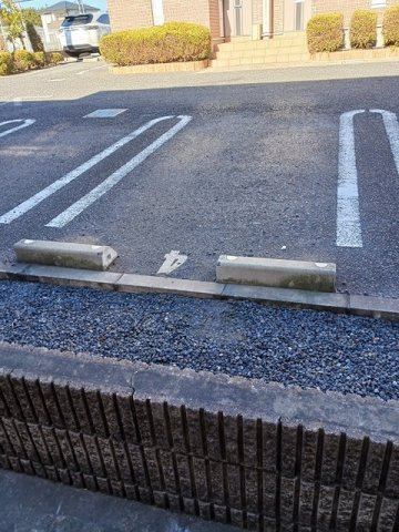 アルバシエロⅤの駐車場