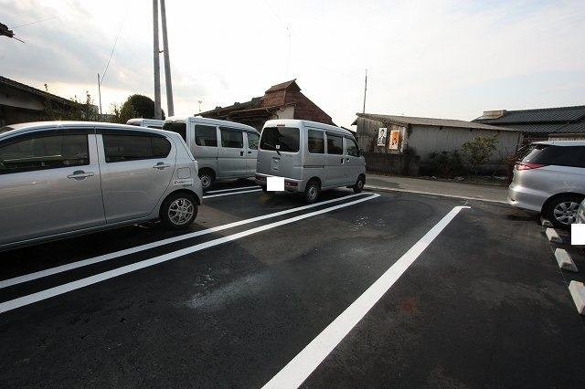 ルーチェの駐車場