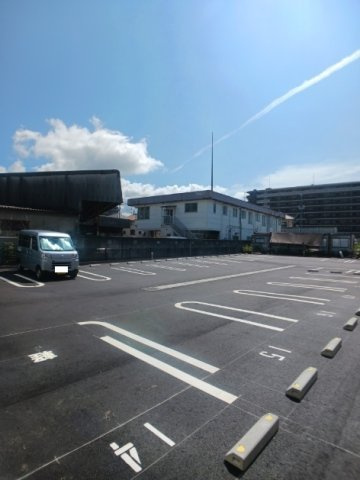 エルマーノＴ２の駐車場