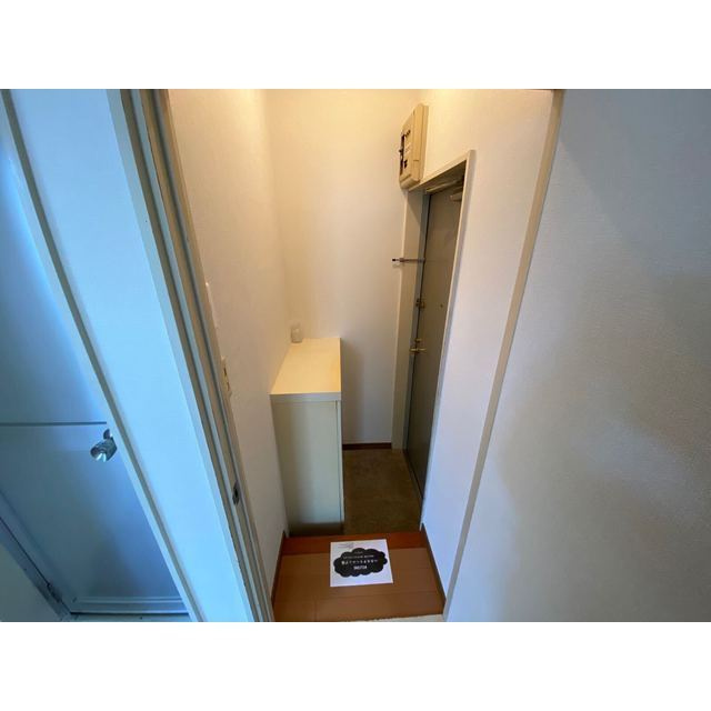 サンピア七林の玄関
