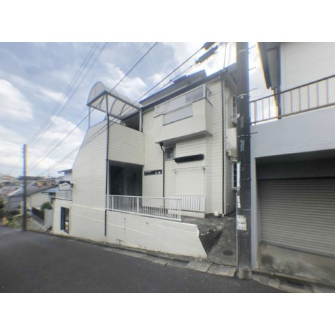 サンピア七林の外観