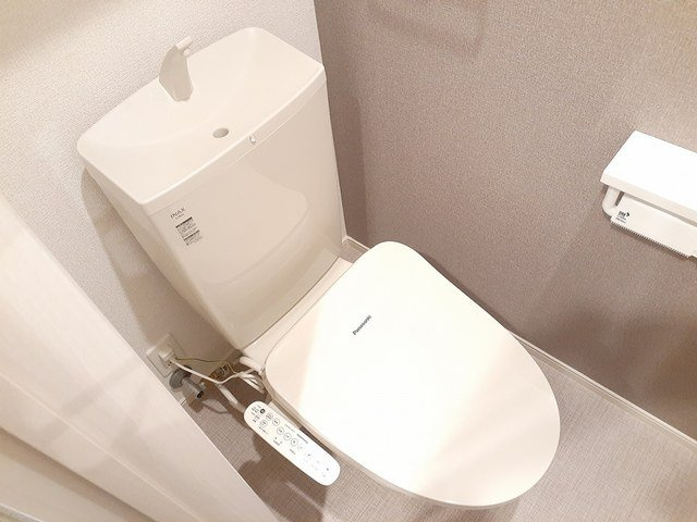 ヒカルサ高岡角ウエストのトイレ