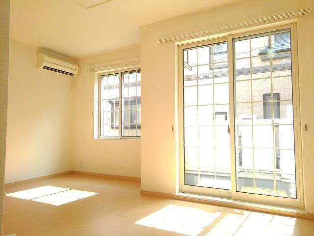 フルールⅢの居間・リビング