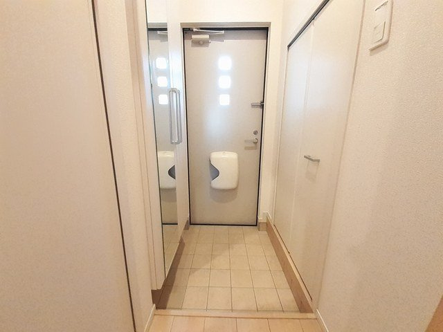 ブラウンメゾンの玄関