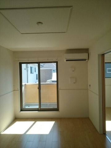ドリーム本町　Ａの居間・リビング