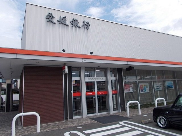 リヴェール　コートの周辺|愛媛銀行余戸支店様まで450m