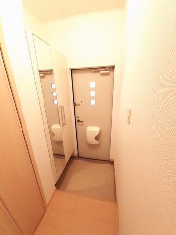アンジュフランＥの玄関