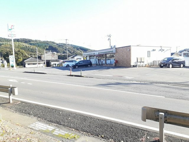 メゾン・アイリスＡの周辺|セブンイレブン飯盛開店まで949m
