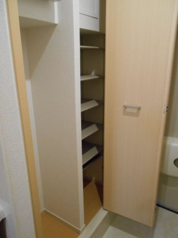 ジョビアル　コートの玄関