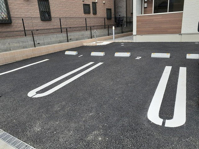 スプリングアイの駐車場