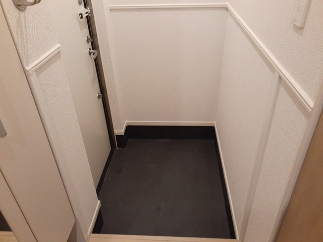 スプリングアイの玄関