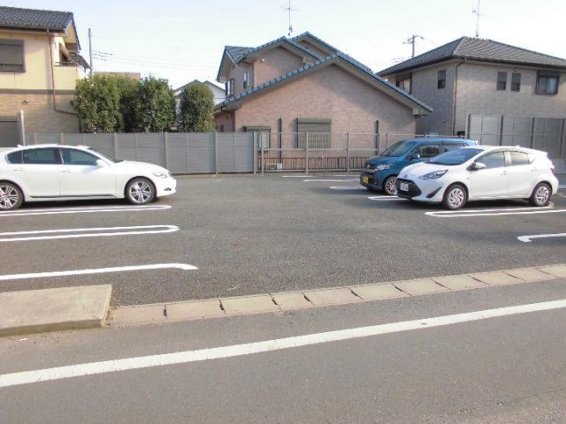 ニコルの駐車場