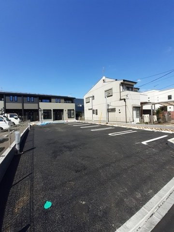 ソレイユ・ファミールⅢの駐車場
