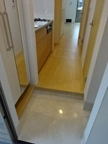 アイリス関場の玄関
