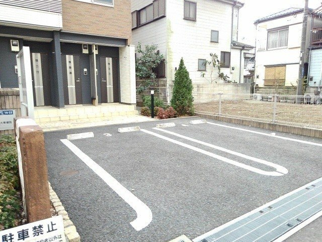 フェアリールゥーの駐車場