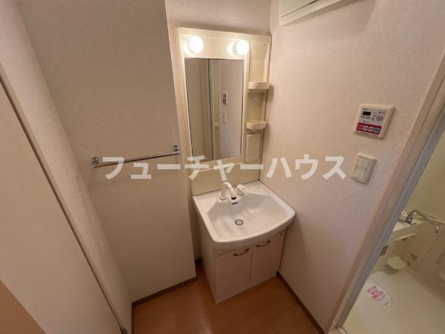 コーポ・ブルースカイの洗面所|洗髪洗面化粧台