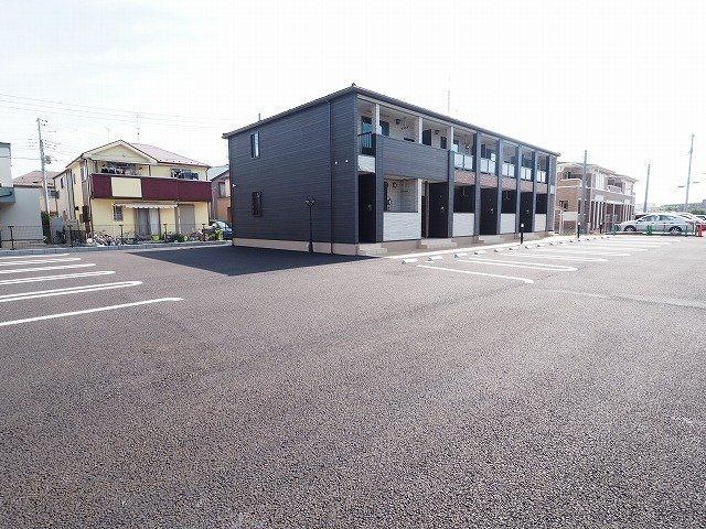 アルファ　グランメールの駐車場