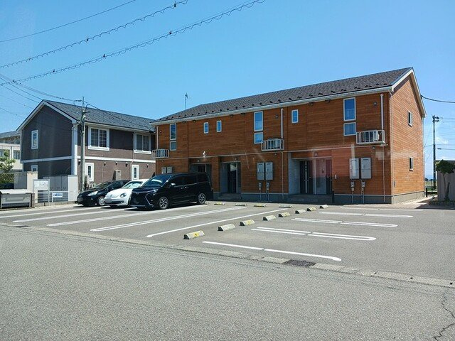 アルピナ　Ⅰの駐車場