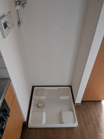 【その他】 | Ｕ－ＨＯＵＳＥ船橋本町 | 室内洗濯機置場です