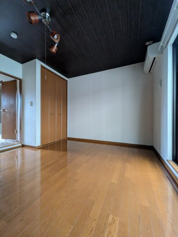 【居間・リビング】 | Ｕ－ＨＯＵＳＥ船橋本町 | きれいな内装のリビングです
