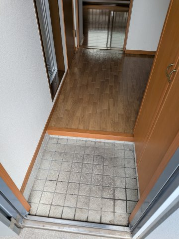 【玄関】 | Ｕ－ＨＯＵＳＥ船橋本町 | スッキリまとまった玄関です