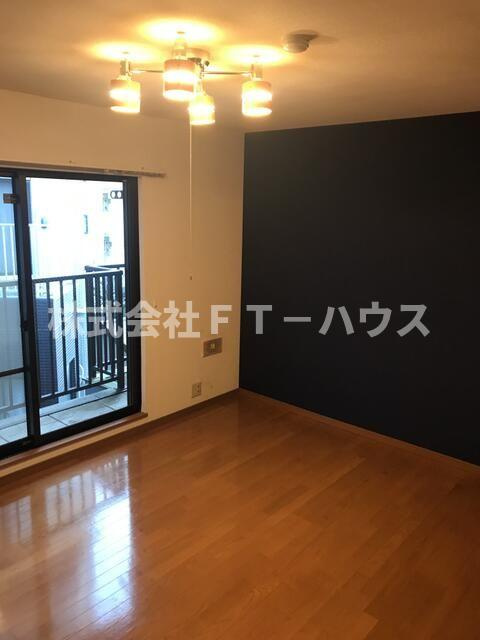 Ｕ－ＨＯＵＳＥ船橋本町の居間・リビング