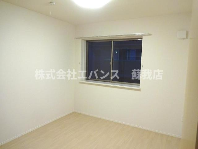 【洋室】 | エトワール | 明るい洋室です