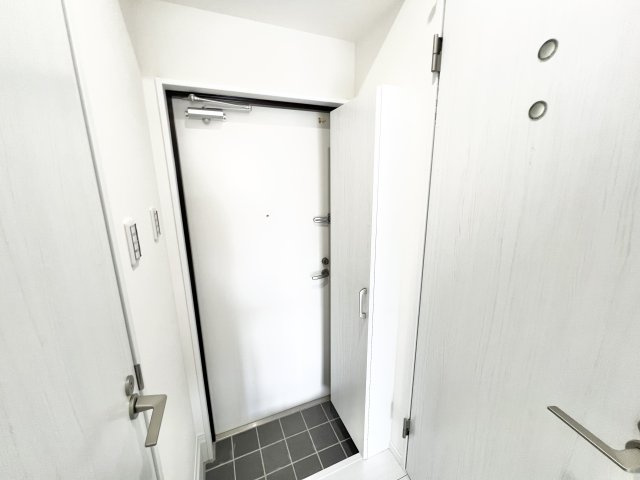 Fortitudo四街道の玄関|※別部屋参考写真