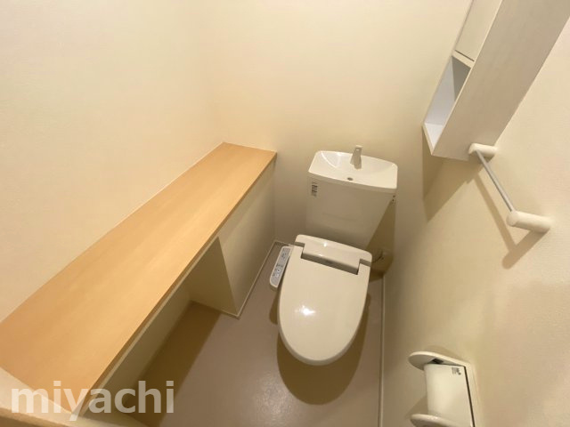 クラール名東　Aのトイレ