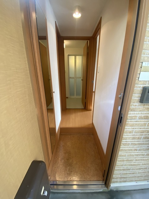 アクシスＴの玄関