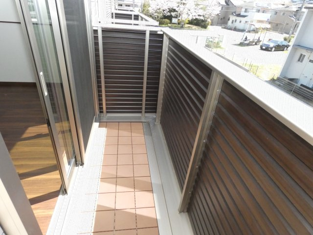 サンシャイン朝日ヶ丘のバルコニー