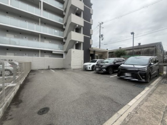 【駐車場】