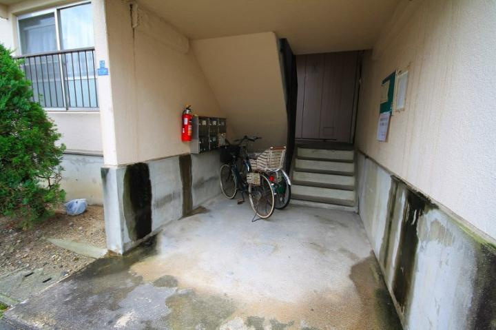 ハイツ長野 C棟のロビー
