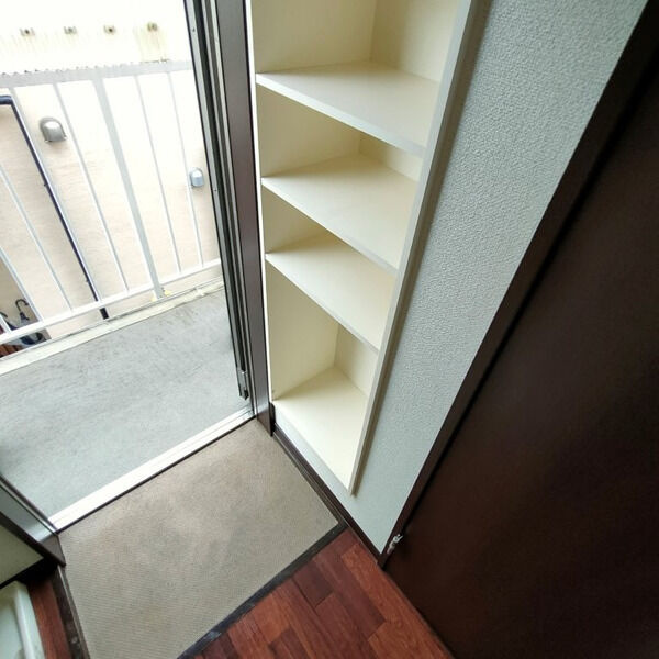クレイドル・アラキの玄関